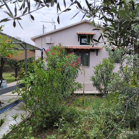 Olea Cottage Galatás エクステリア 写真