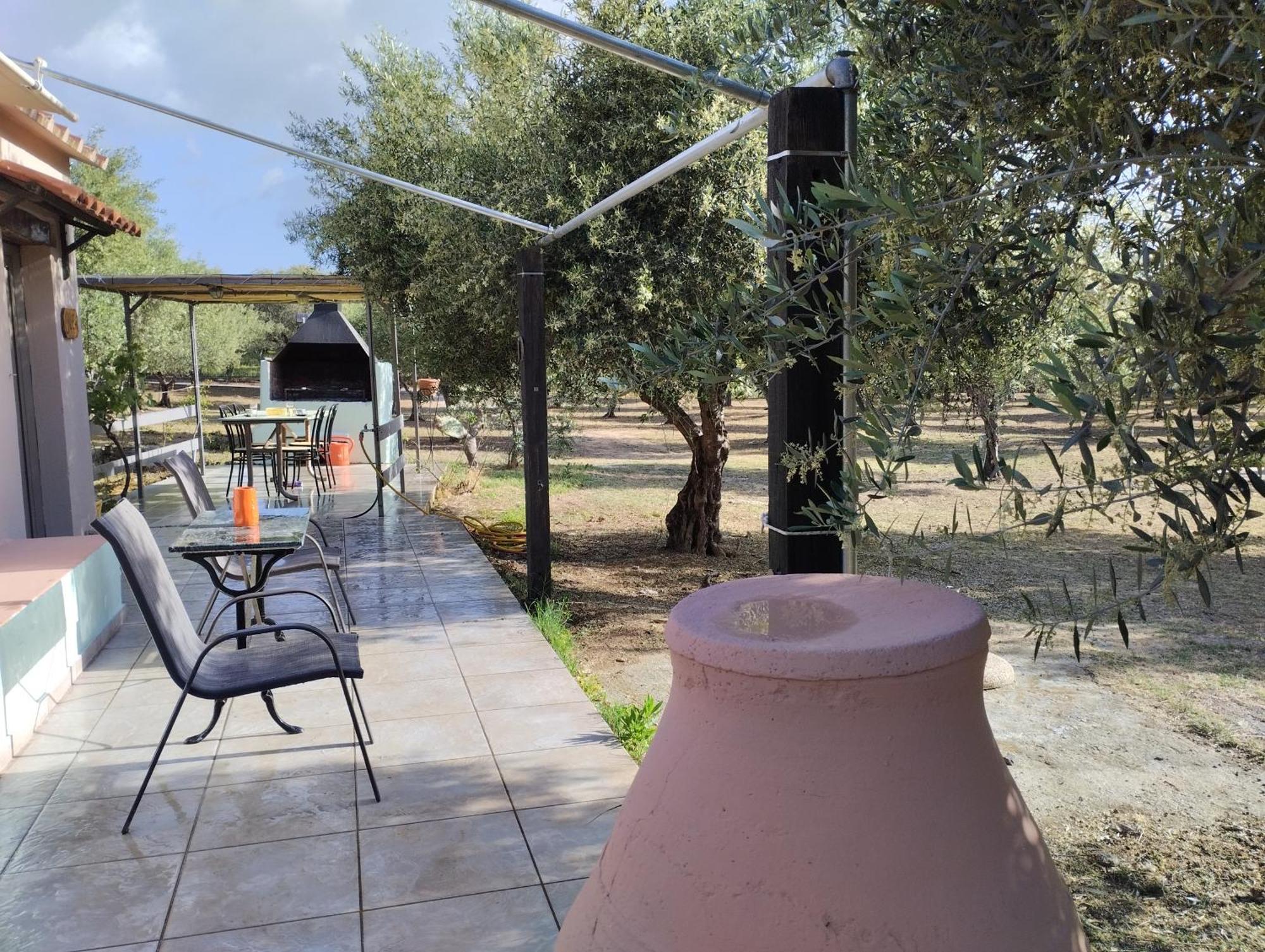 Olea Cottage Galatás エクステリア 写真