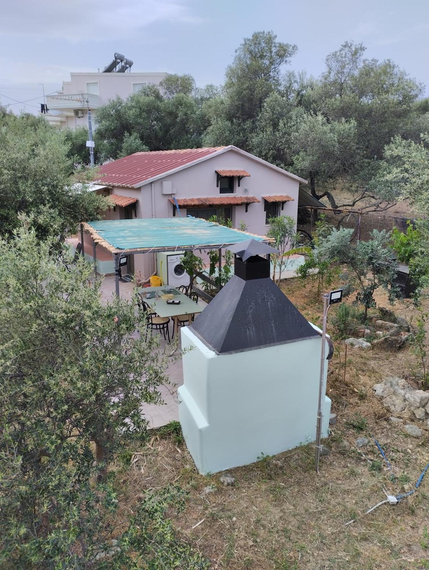 Olea Cottage Galatás エクステリア 写真